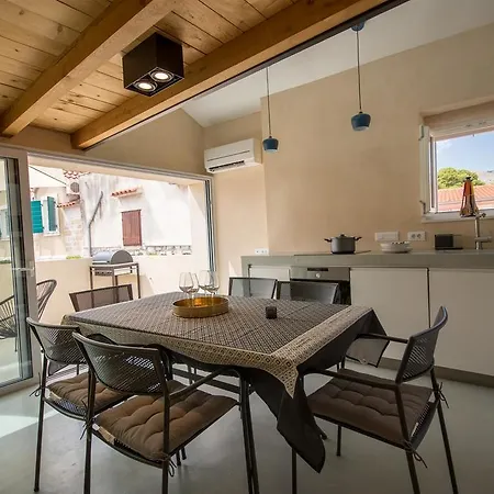 Stonehouse Sepia - 6 Ppl, Centre, Near Split Airport Holiday home Trogir