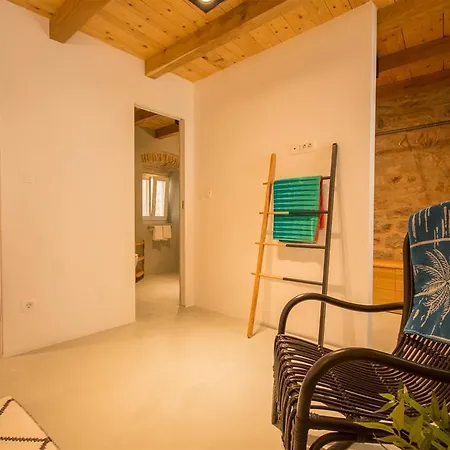 Stonehouse Sepia - 6 Ppl, Centre, Near Split Airport