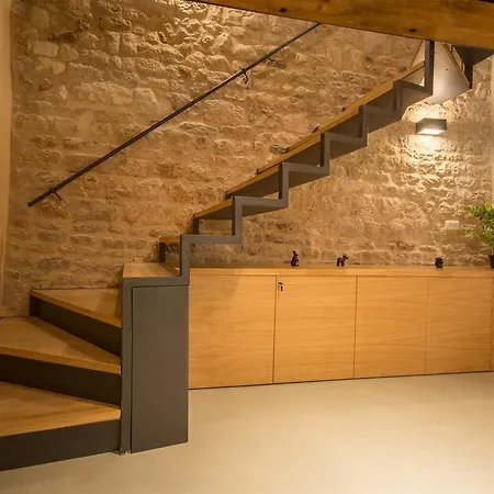 Stonehouse Sepia - 6 Ppl, Centre, Near Split Airport Nyaraló *